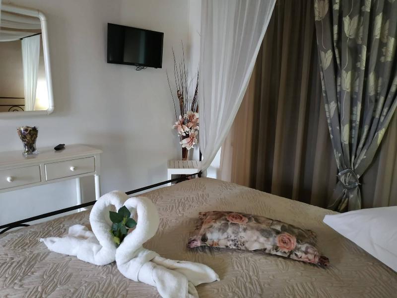 Eleni'S Garden & Castello Suites Alykanas  Bagian luar foto