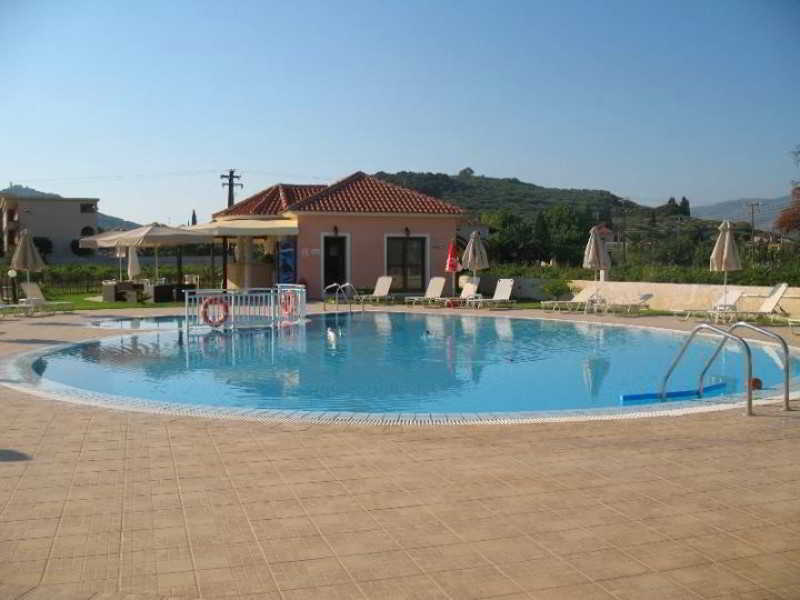 Eleni'S Garden & Castello Suites Alykanas  Bagian luar foto