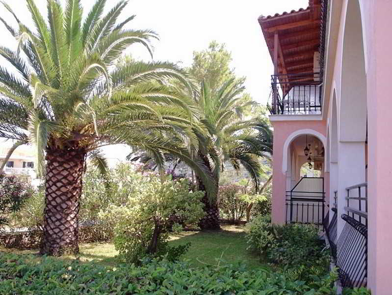 Eleni'S Garden & Castello Suites Alykanas  Bagian luar foto