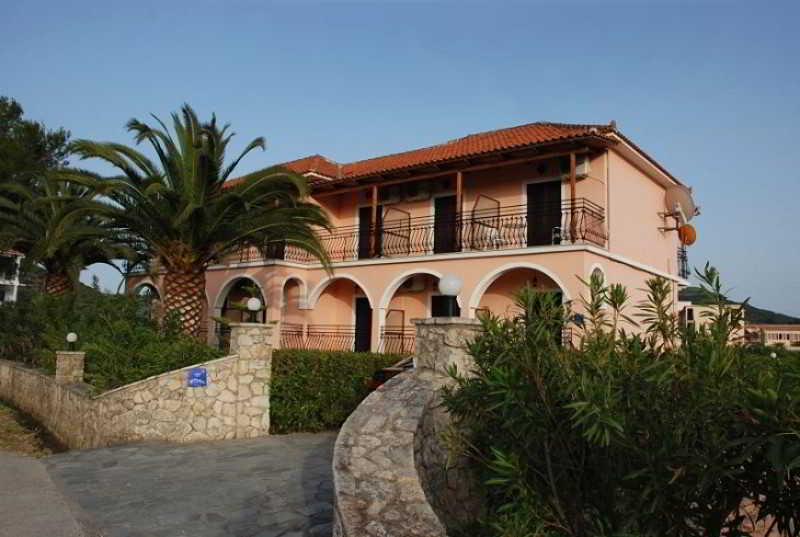 Eleni'S Garden & Castello Suites Alykanas  Bagian luar foto
